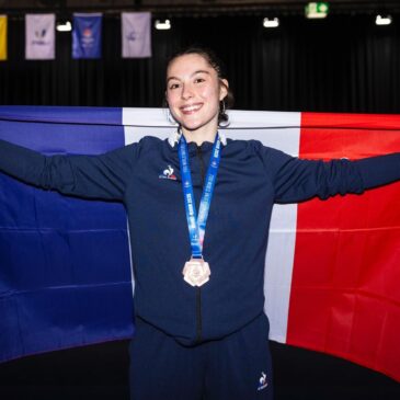 La fleurettiste Esther Bonny ouvre le compteur tricolore !